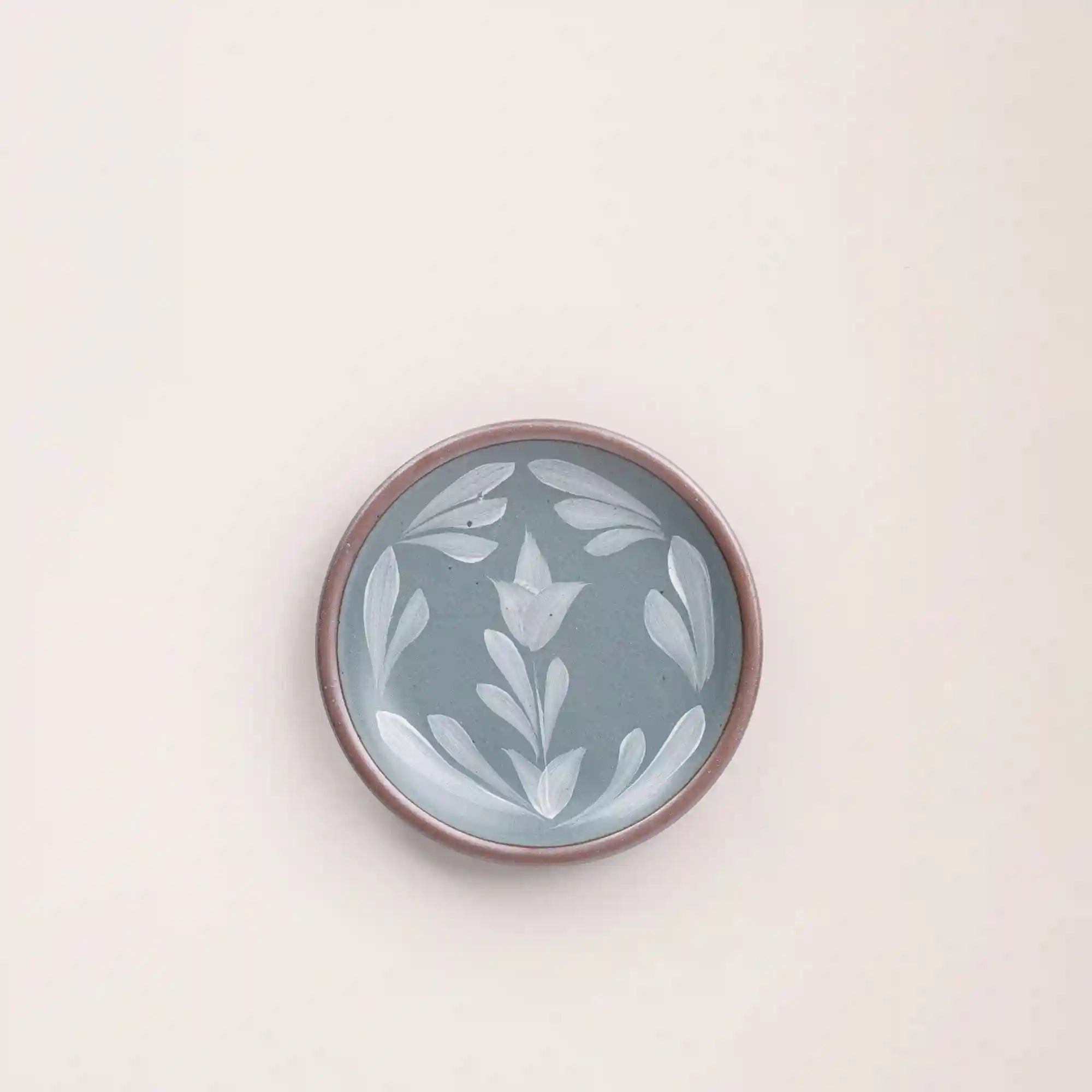 Hand Painted Cake Plate, Tulip Crown Secondary image