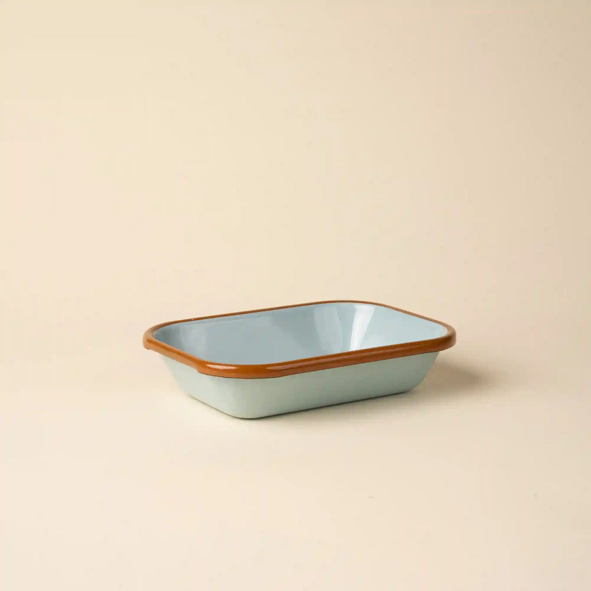 Solid Enamel Baking Dish Main image