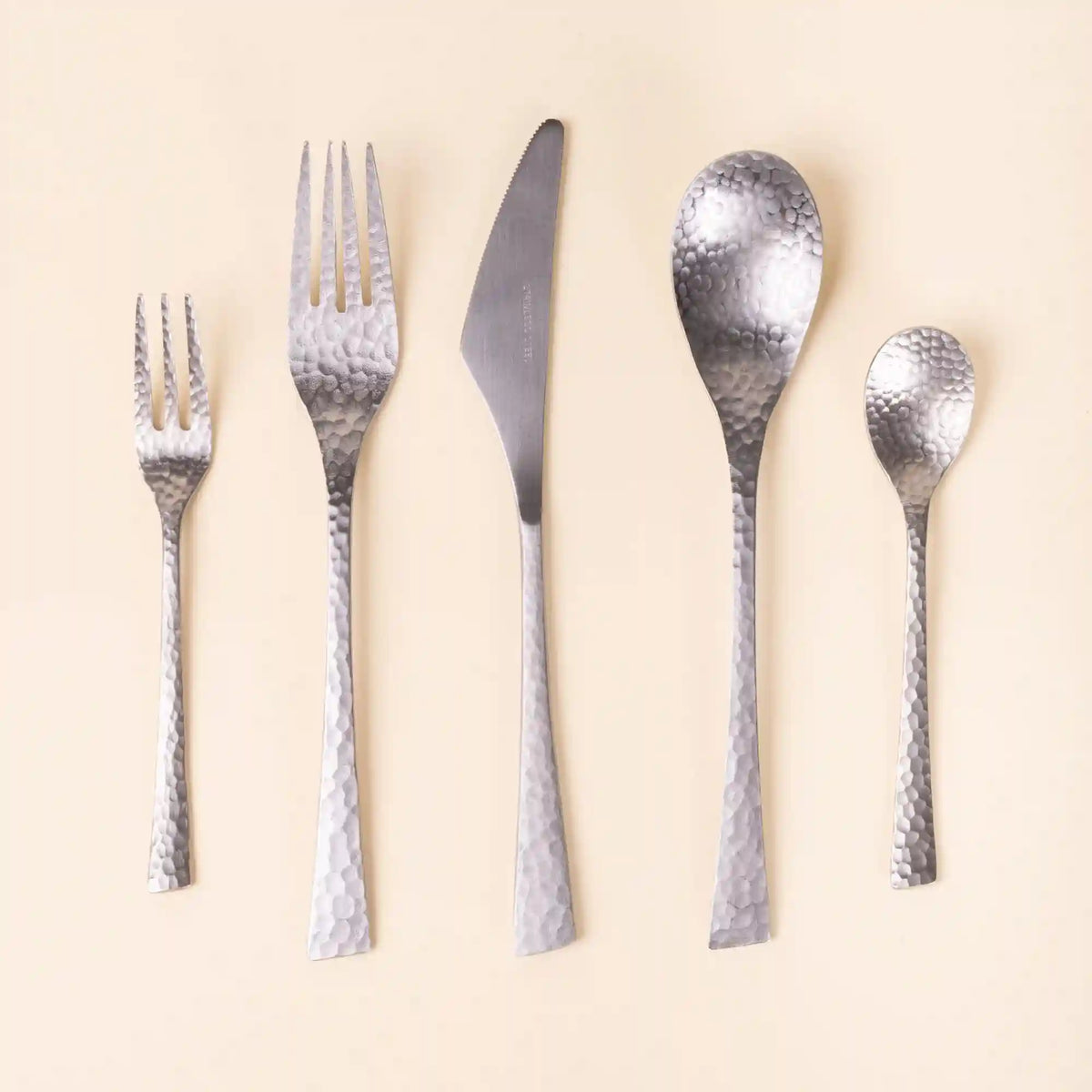 Hammered 5-Piece Flatware Set Main image