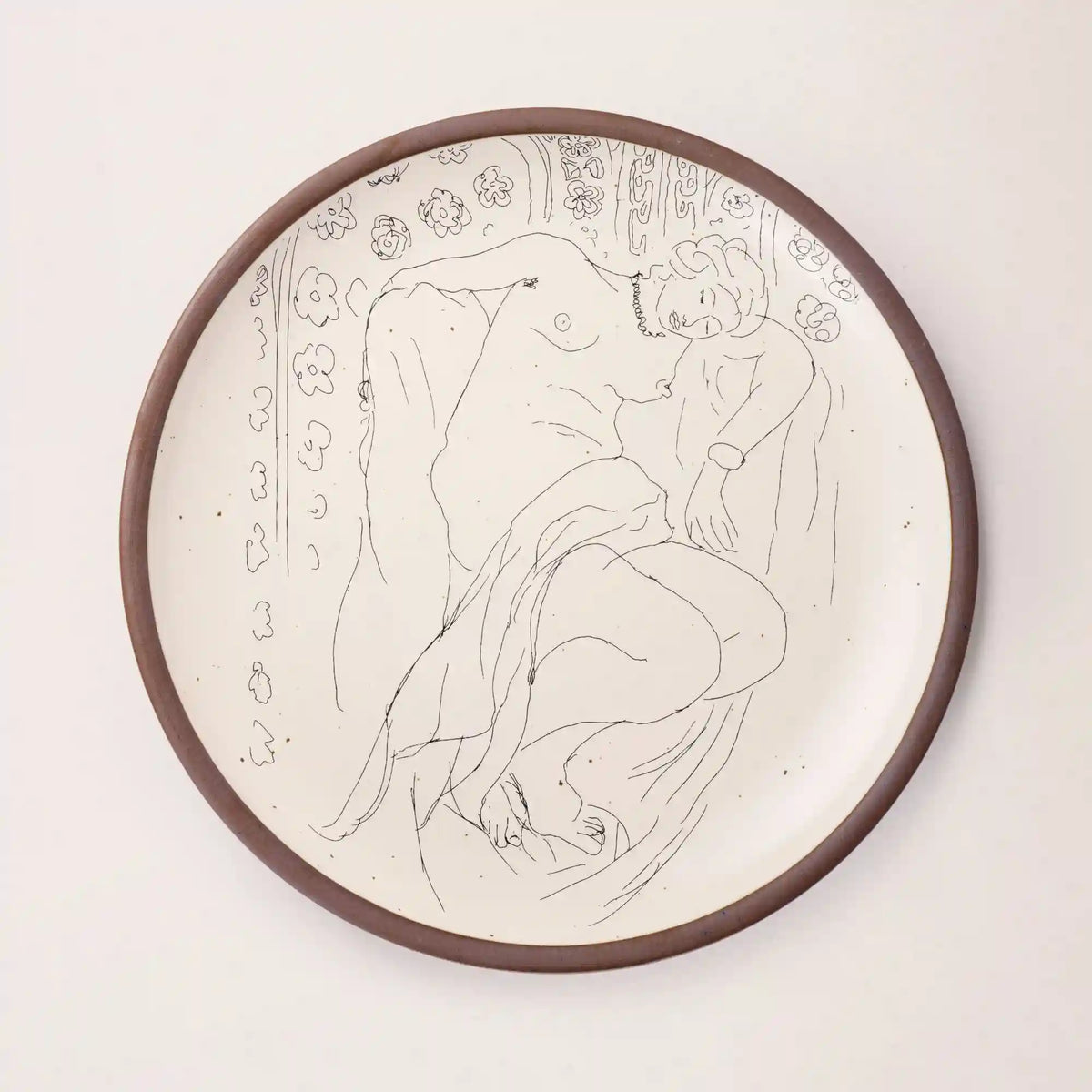 Serving Platter, Figure endormie sur fond moucharabieh Main image