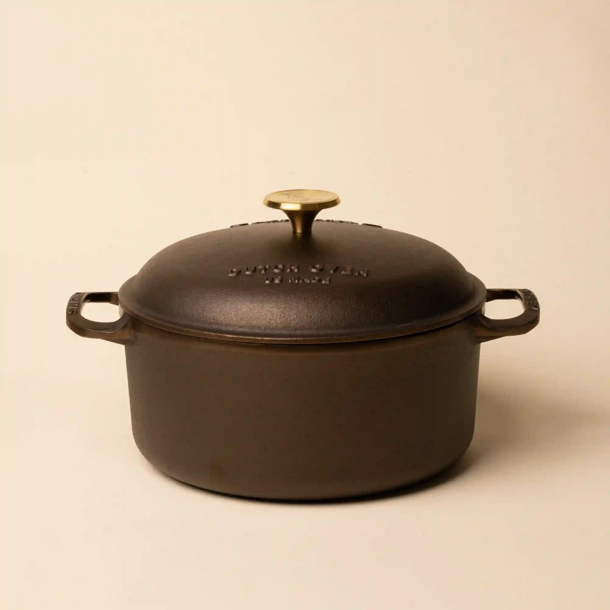 Smithey Dutch Oven Secondary image